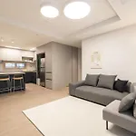 Stylish Modern Condo, 3 Bedrooms, 2 Bathrooms, 4 Air Conditioners, 65-Inch Tv, Laundry Machine & Dryer