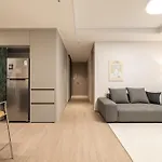 Stylish Modern Condo, 3 Bedrooms, 2 Bathrooms, 4 Air Conditioners, 65-Inch Tv, Laundry Machine & Dryer